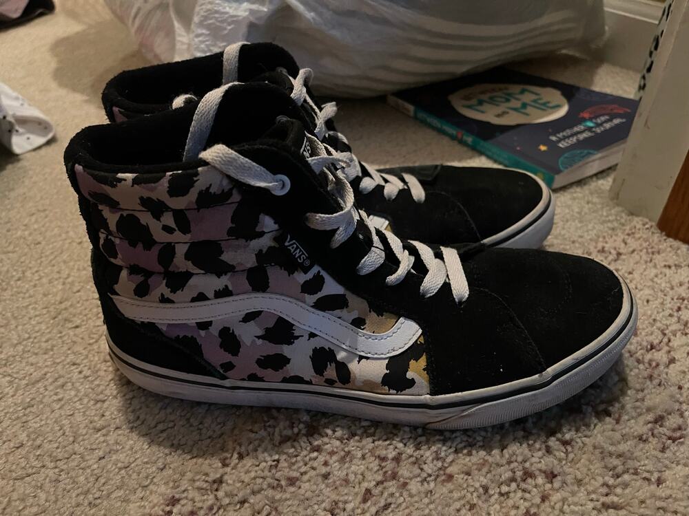 Vans womens 6 hightop cheetah print shoes